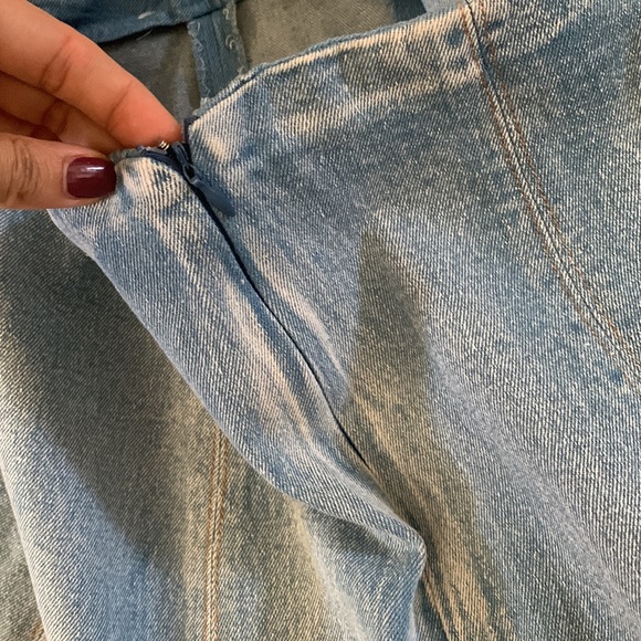 Very J scalloped hem denim skirt size medium - Picture 2 of 3